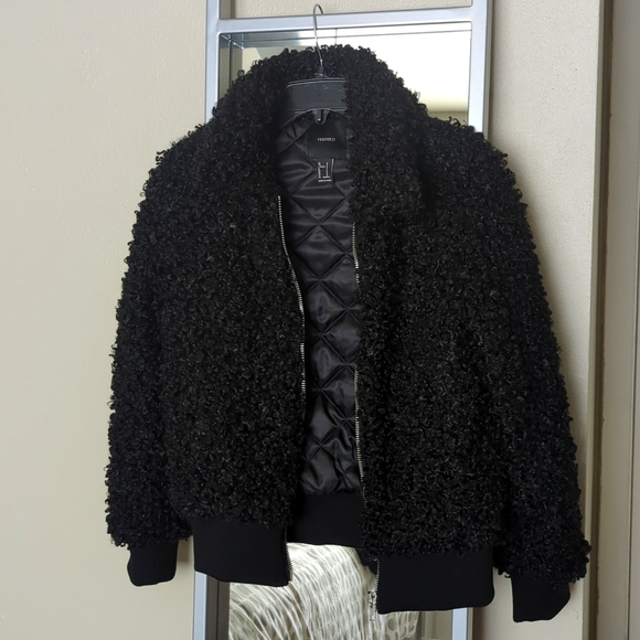 Forever 21 Jackets & Blazers - Faux fur jacket
